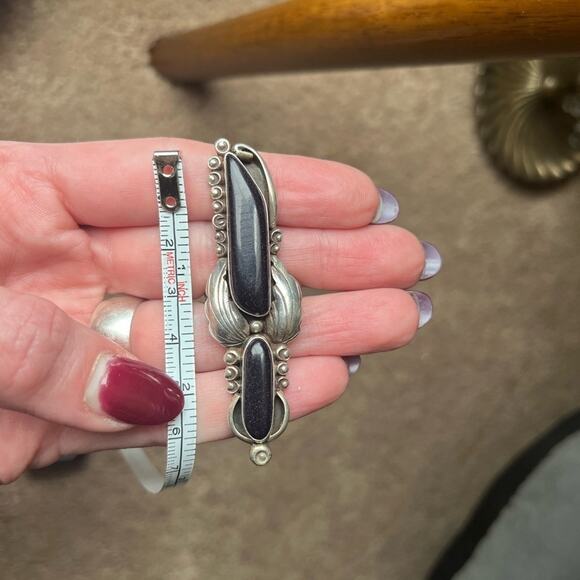 Vintage Native 925 Sterling Silver and Blue Sunstone HUGE Full Finger Ring - Picture 8 of 8